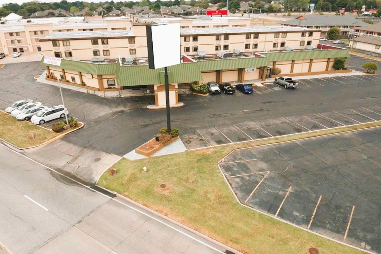 Oyo Hotel Tulsa Ok, I-44 Exteriör bild