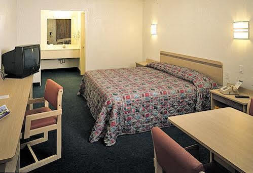Oyo Hotel Tulsa Ok, I-44 Exteriör bild